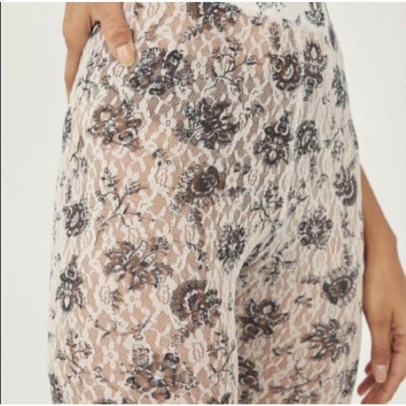 Free People Layered in Lace Legging Ivory Combo Size Medium NWT FP - Picture 4 of 7
